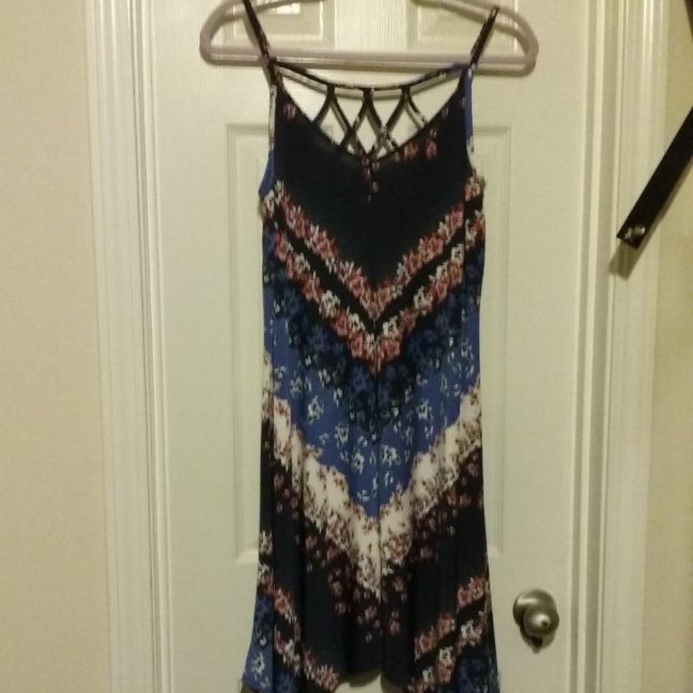 Maurices Medium Summer multi-color blue dress